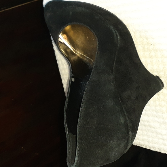 BCBG black suede wedges - Picture 9 of 9